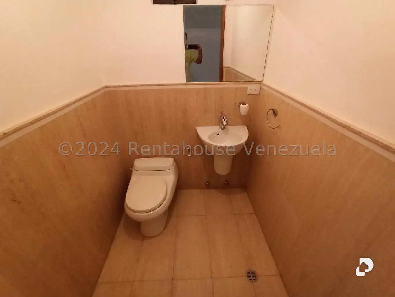 House in La Lagunita Country Club, Caracas – 19