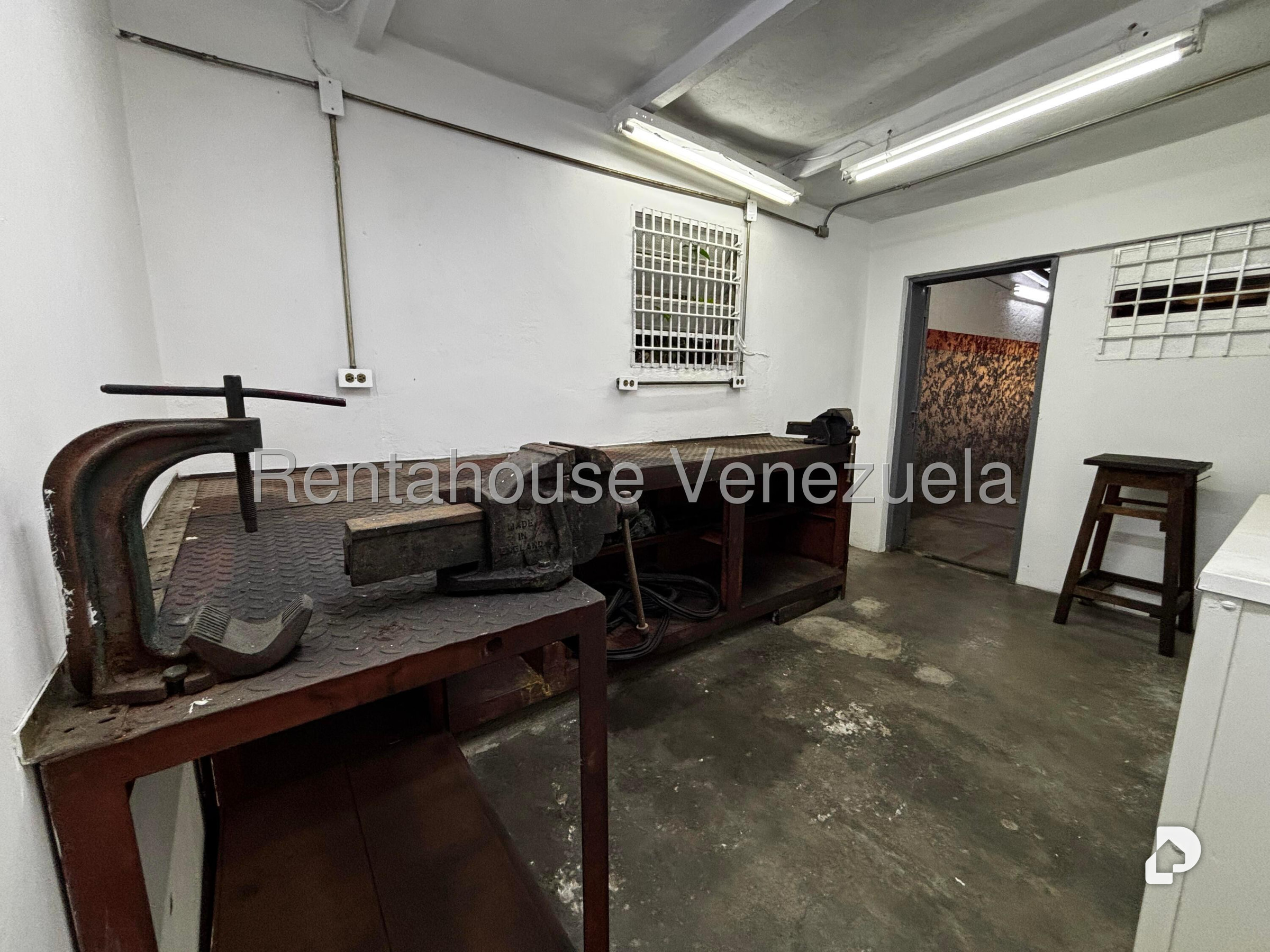 Local comercial en Los Caobos, Caracas – 30