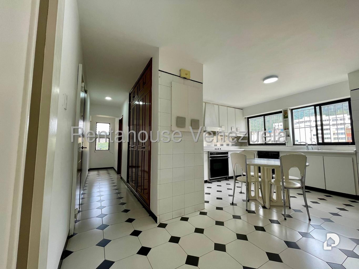 Apartamento en La Florida, Caracas – 24