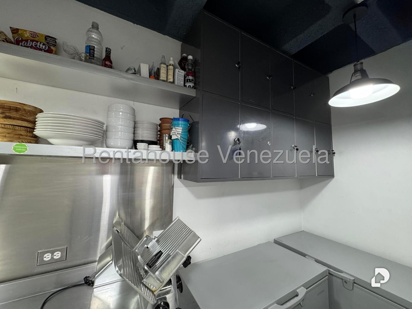 Local comercial en Santa Fe Norte, Caracas – 12