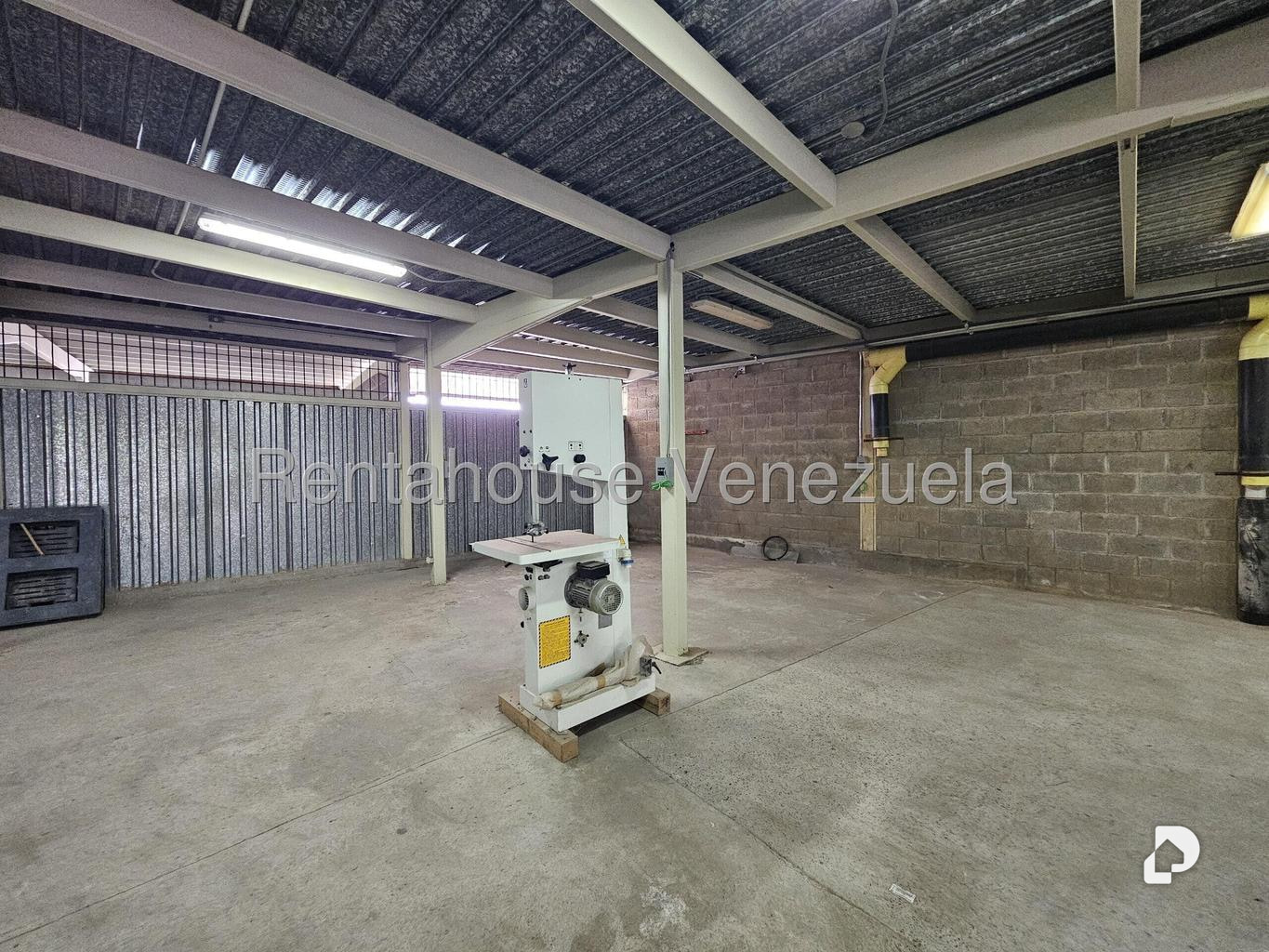 Galpón en El Placer, Caracas – 27