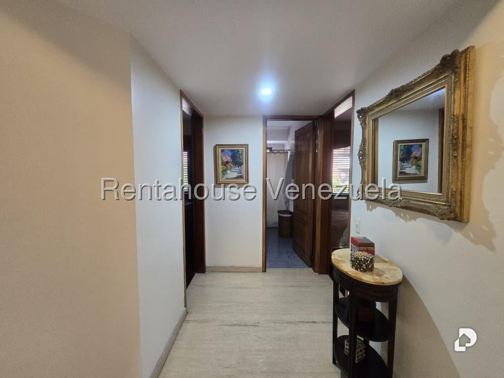 Apartamento en Campo Alegre, Caracas – 23