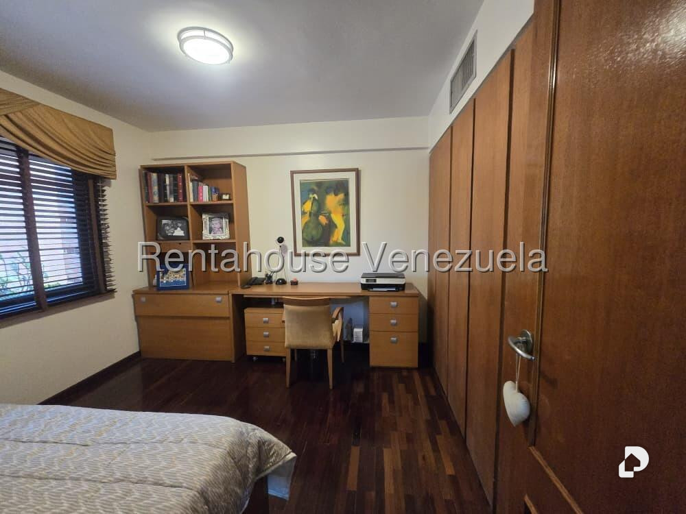 Apartamento en Campo Alegre, Caracas – 24