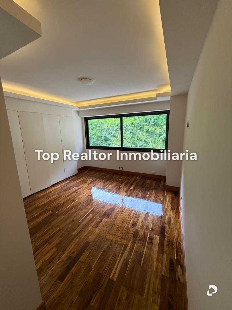 Apartamento en Altamira, Caracas – 13