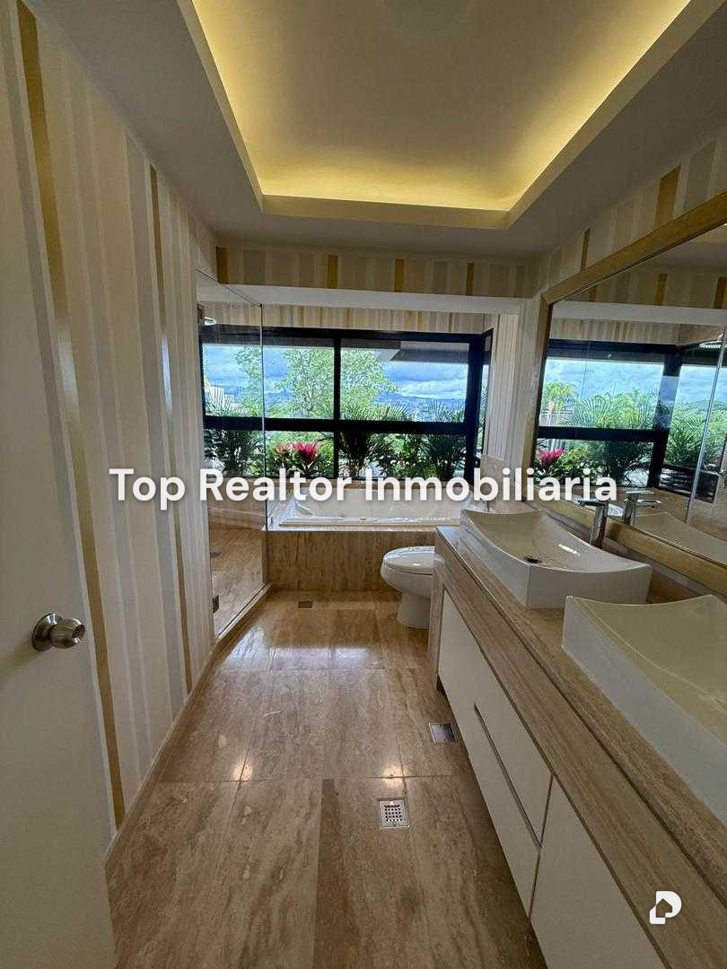 Apartamento en Altamira, Caracas – 17