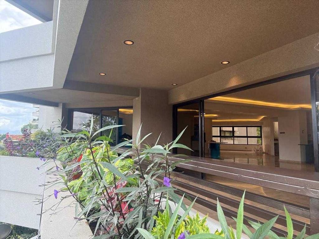 Apartamento en Altamira, Caracas - 1