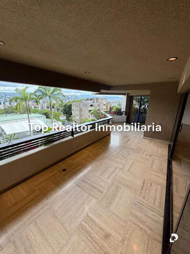 Apartamento en Altamira, Caracas – 2