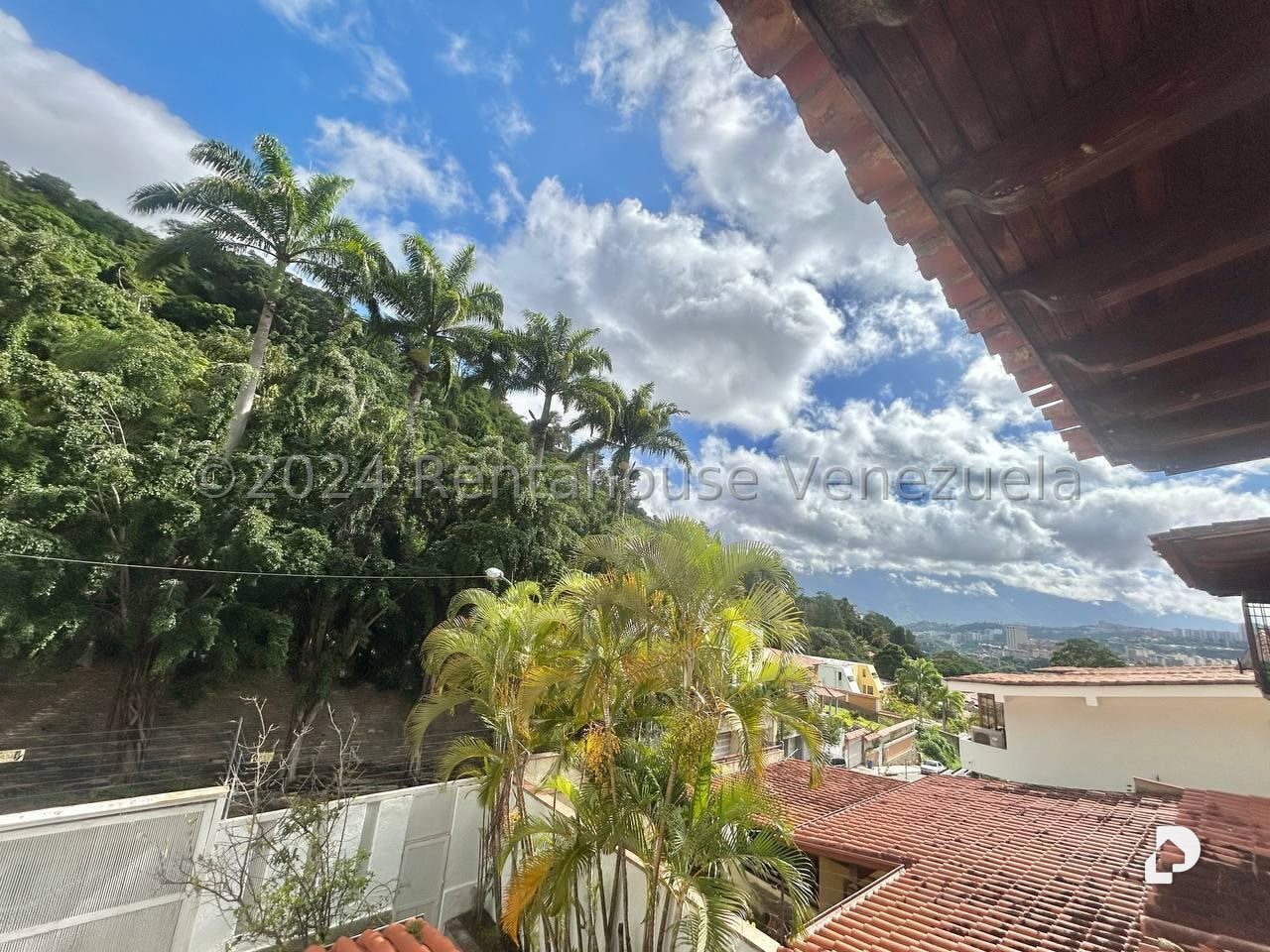 Casa en Prados del Este, Caracas – 25
