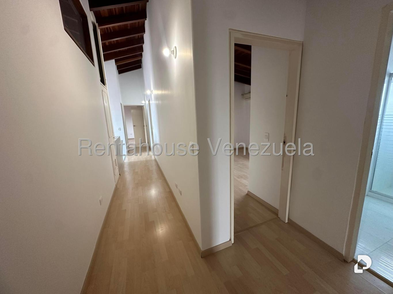 Casa en Lomas de La Lagunita, Caracas – 23