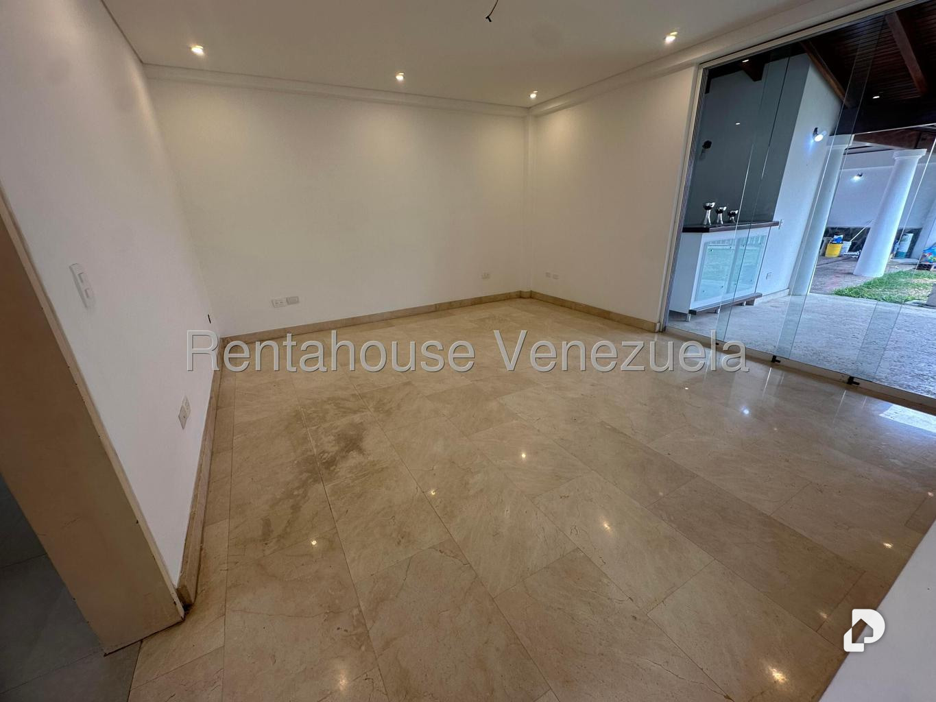Casa en Lomas de La Lagunita, Caracas – 18