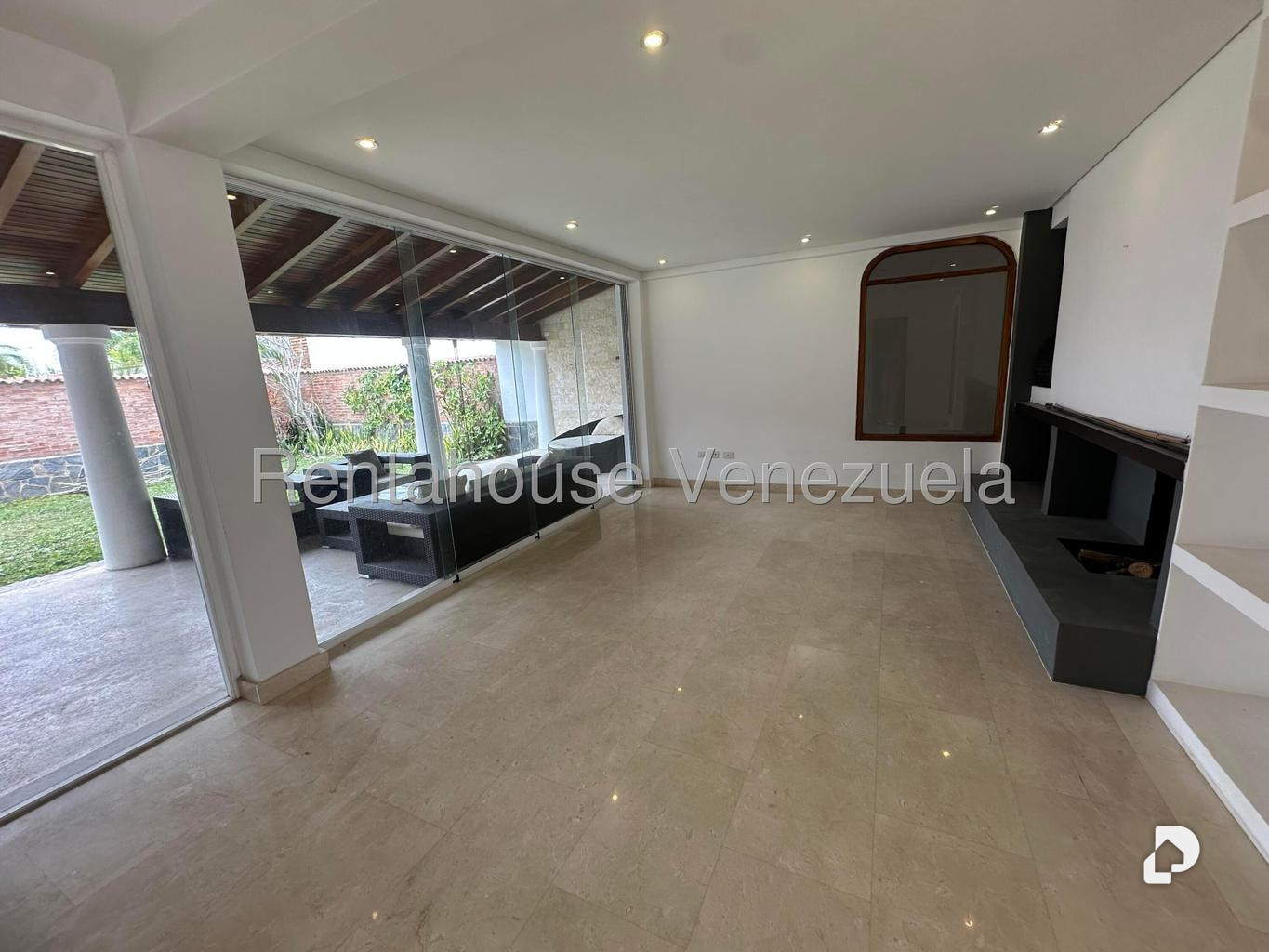 Casa en Lomas de La Lagunita, Caracas – 15