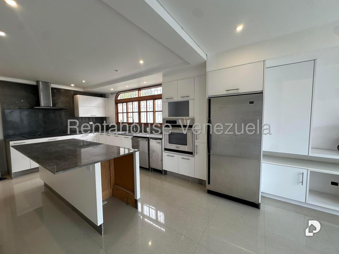 Casa en Lomas de La Lagunita, Caracas – 11