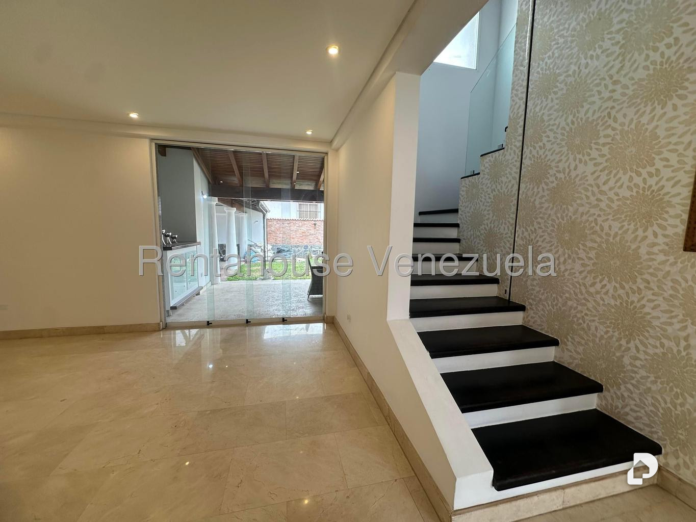 Casa en Lomas de La Lagunita, Caracas – 19