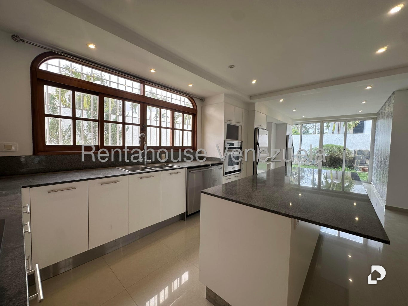 Casa en Lomas de La Lagunita, Caracas – 10