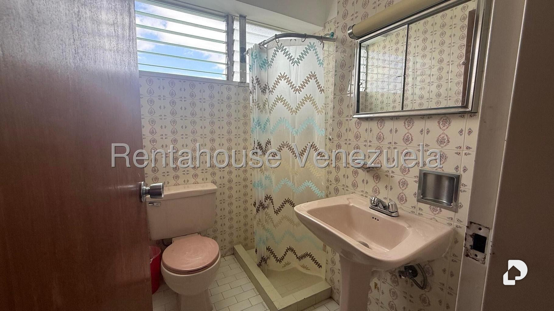 Apartamento en Santa Rosa de Lima, Caracas – 28