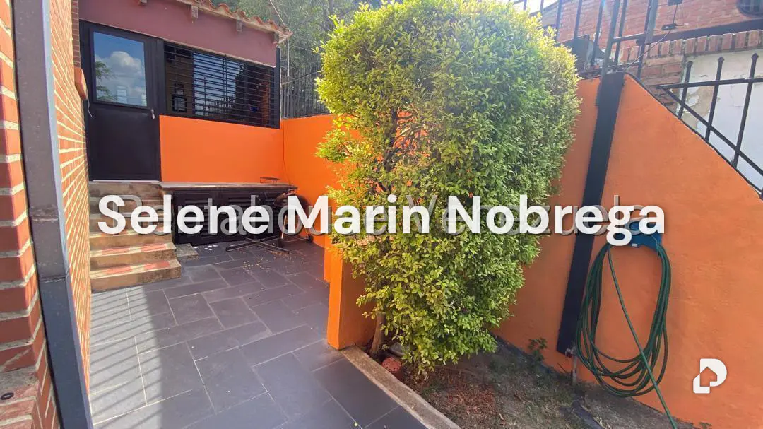 House in El Peñón, Caracas – 25