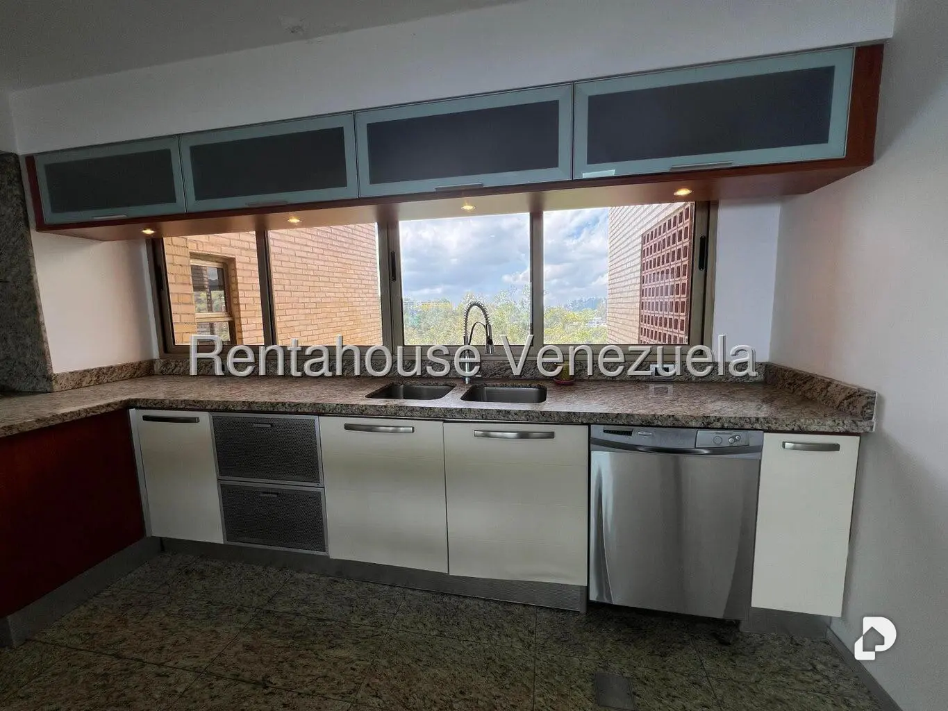 Apartamento en Los Naranjos (del Cafetal), Caracas – 15