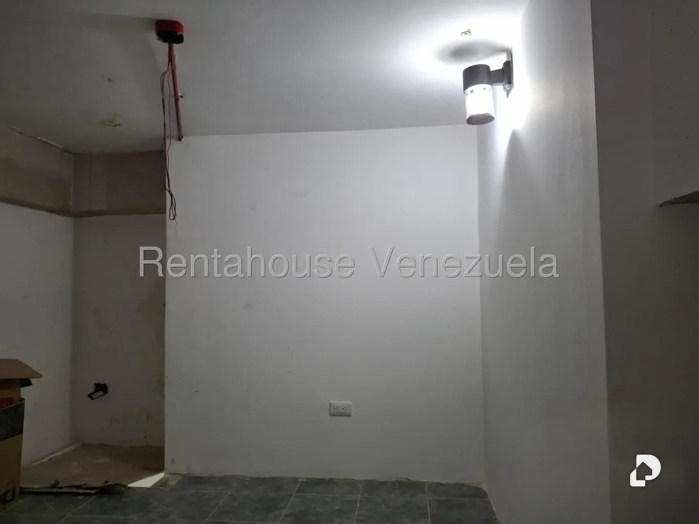 Local comercial en Chuao, Caracas – 16
