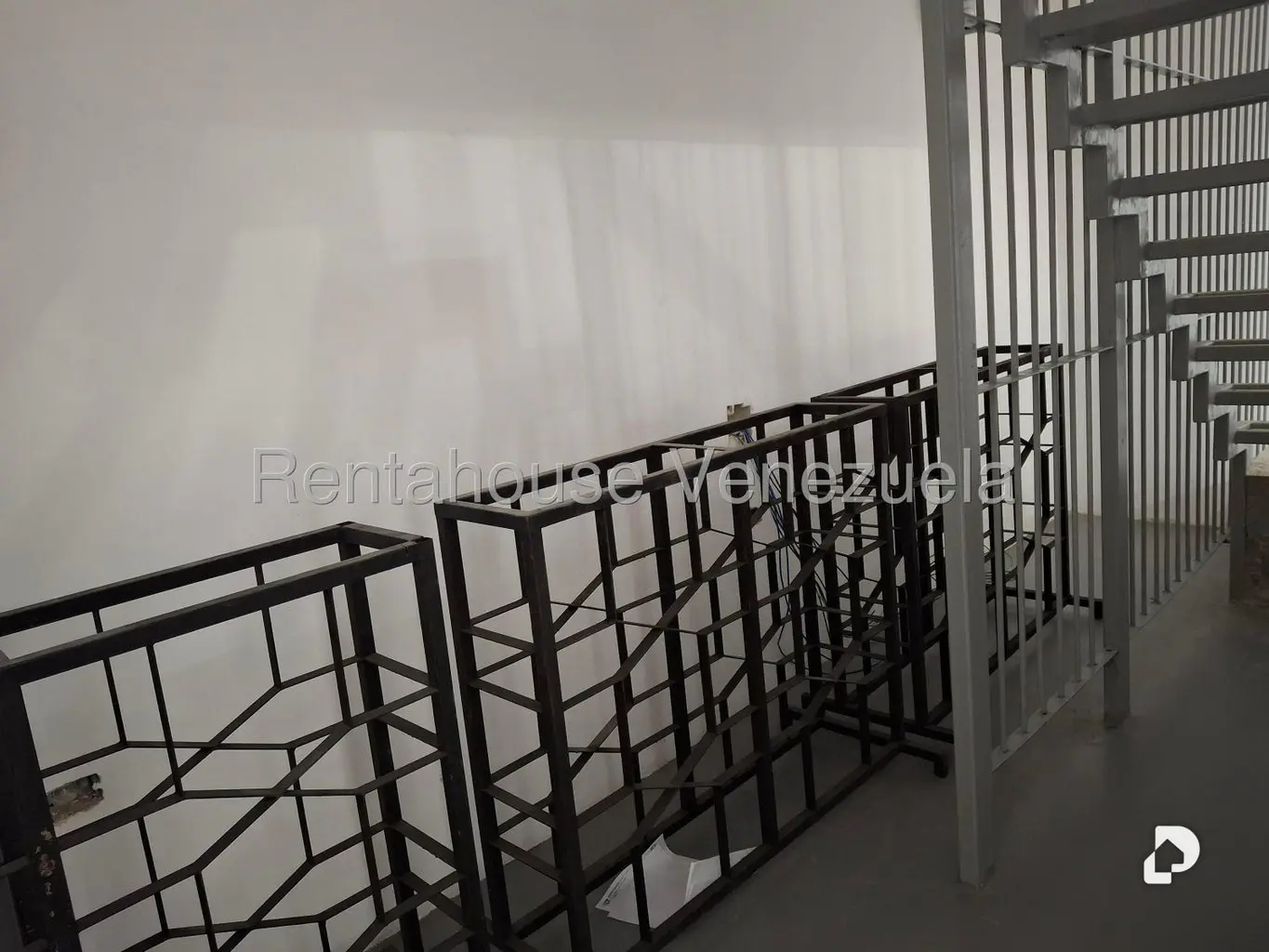 Local comercial en Chuao, Caracas – 9