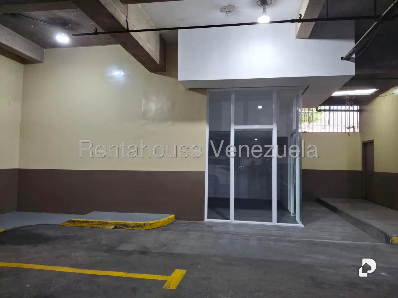 Local comercial en Chuao, Caracas – 2