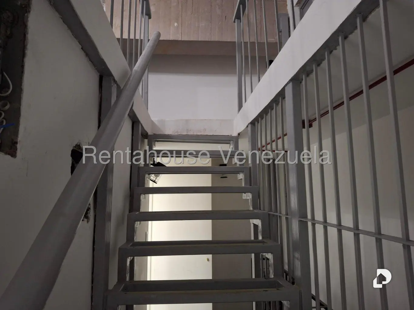 Local comercial en Chuao, Caracas – 8