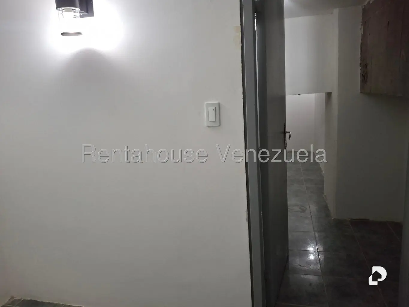 Local comercial en Chuao, Caracas – 18