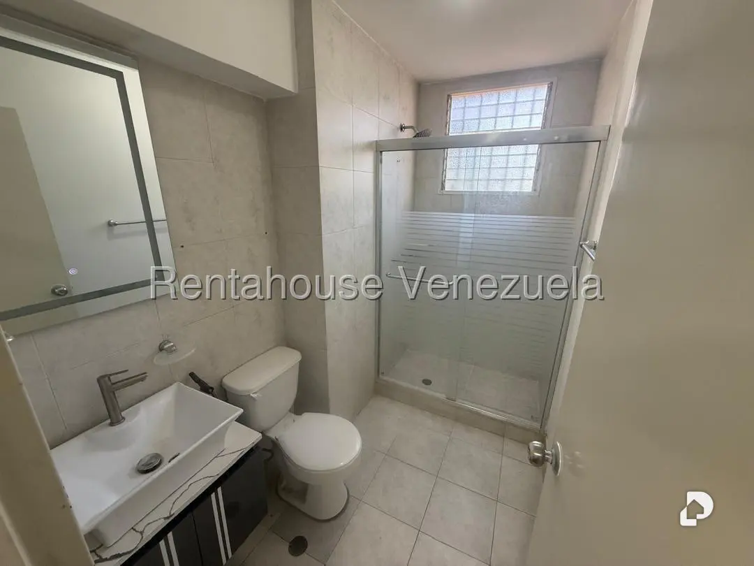 Apartamento en Santa Rosa de Lima, Caracas – 11
