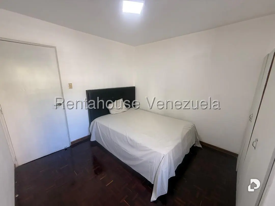 Apartamento en Santa Rosa de Lima, Caracas – 12