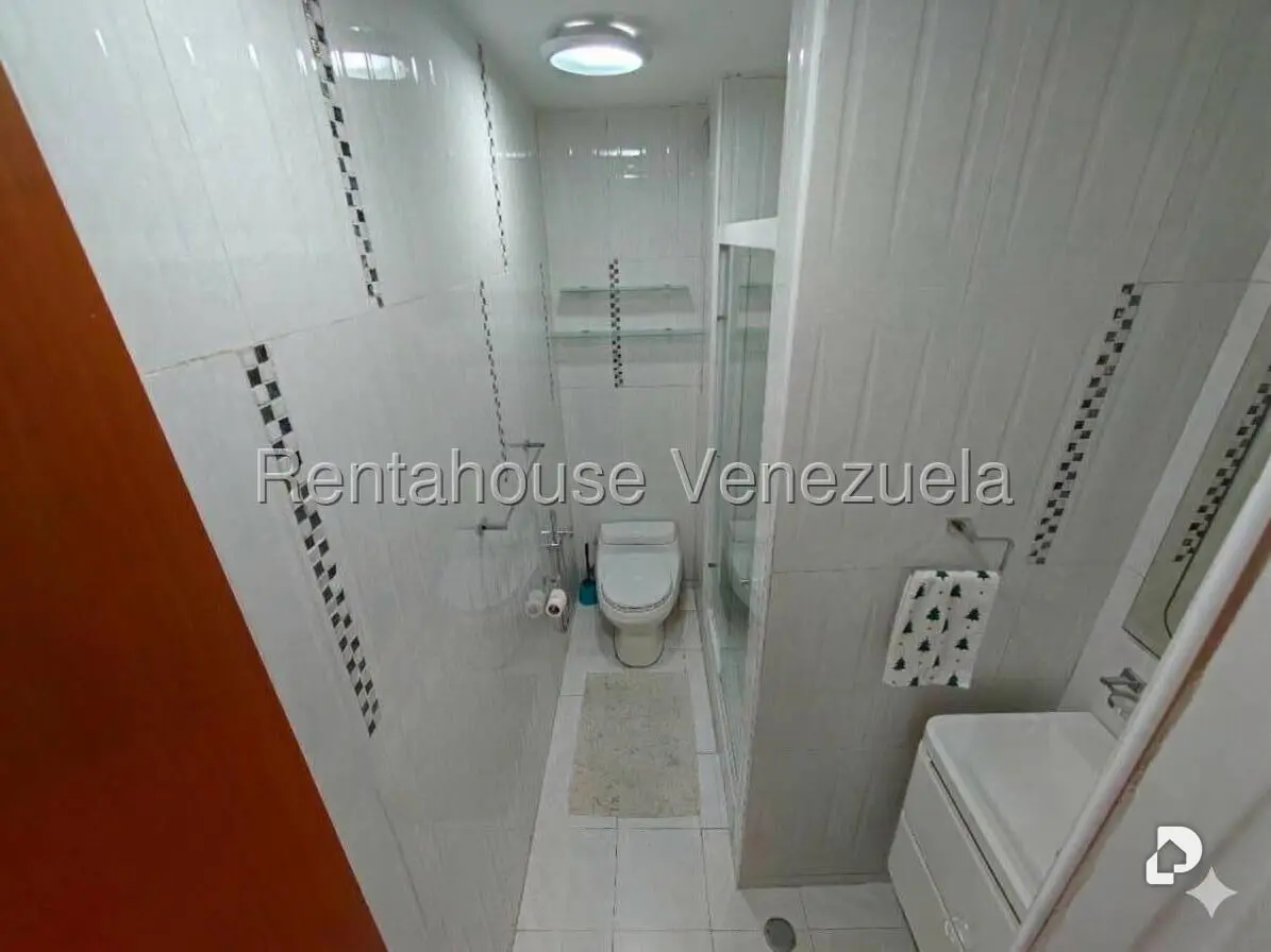 Apartamento en Lomas de Prados del Este, Caracas – 11