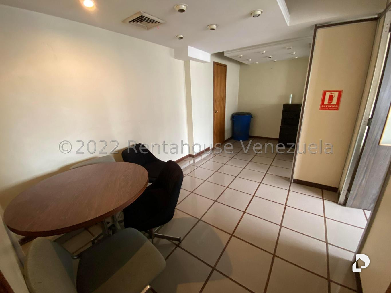 Office in El Marqués, Caracas – 9
