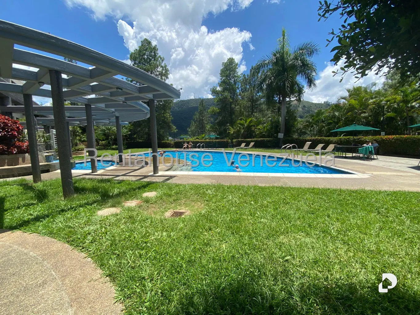 Apartamento en Las Esmeraldas, Caracas – 28