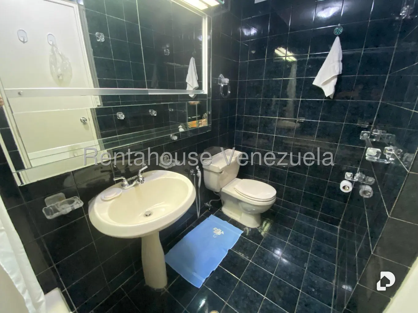 Apartamento en Las Esmeraldas, Caracas – 18
