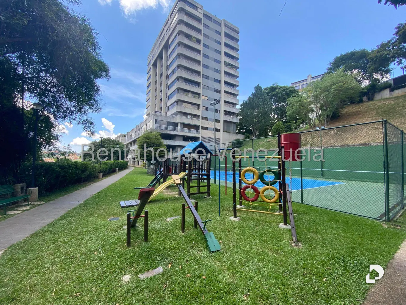 Apartamento en Las Esmeraldas, Caracas – 30