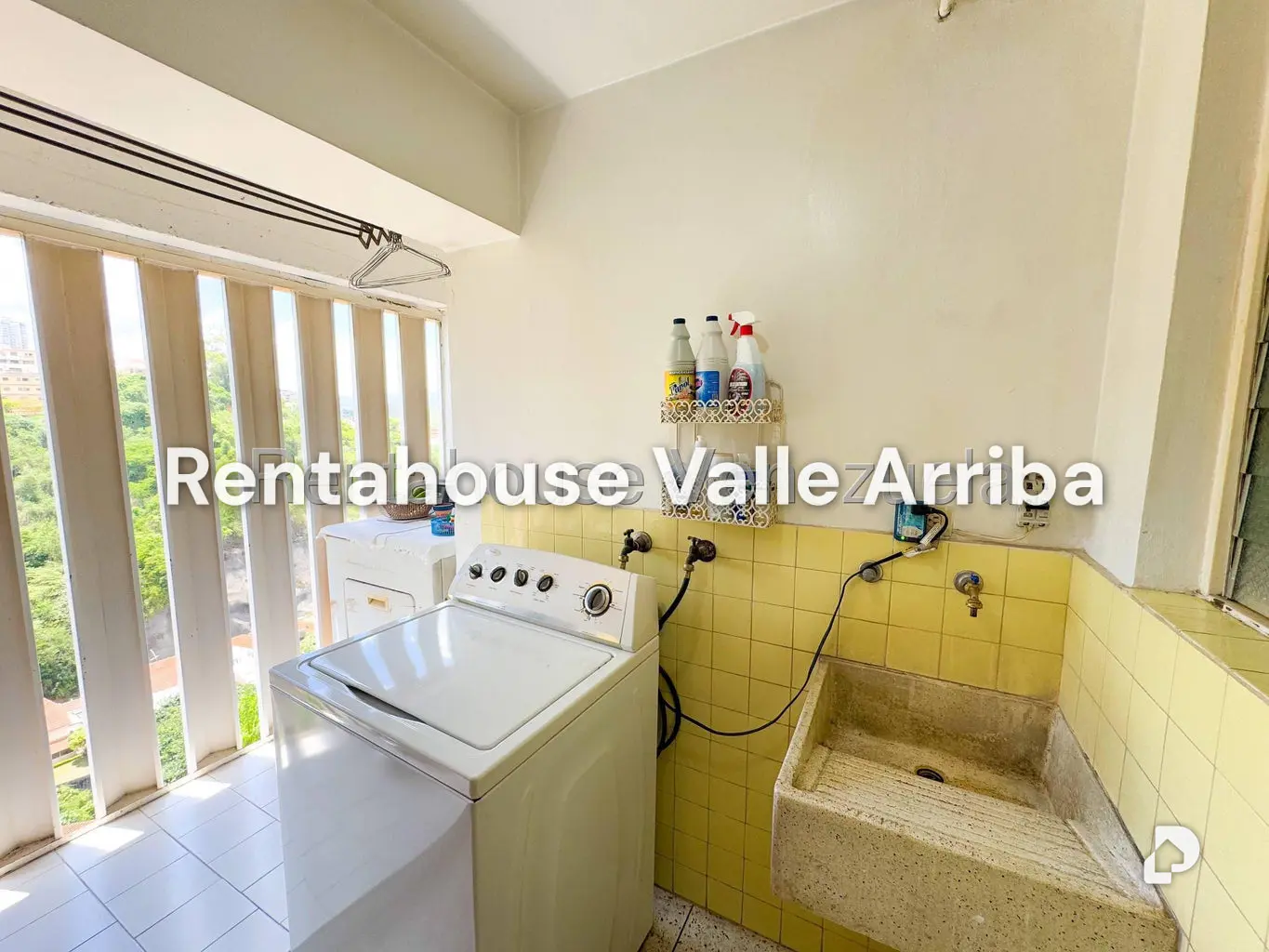 Apartamento en Colinas de Santa Mónica, Caracas – 15