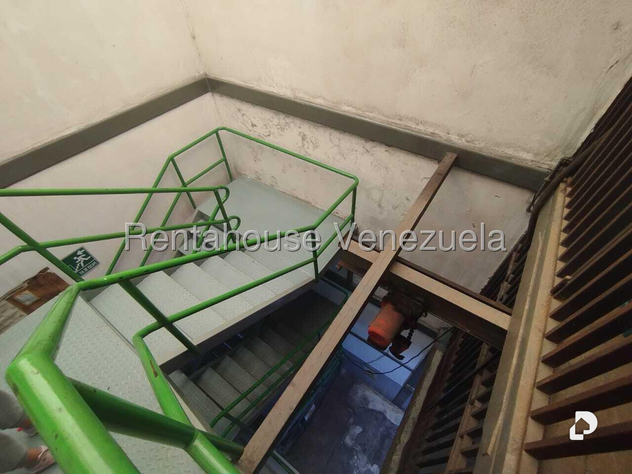 Building in Sarría, Caracas – 13