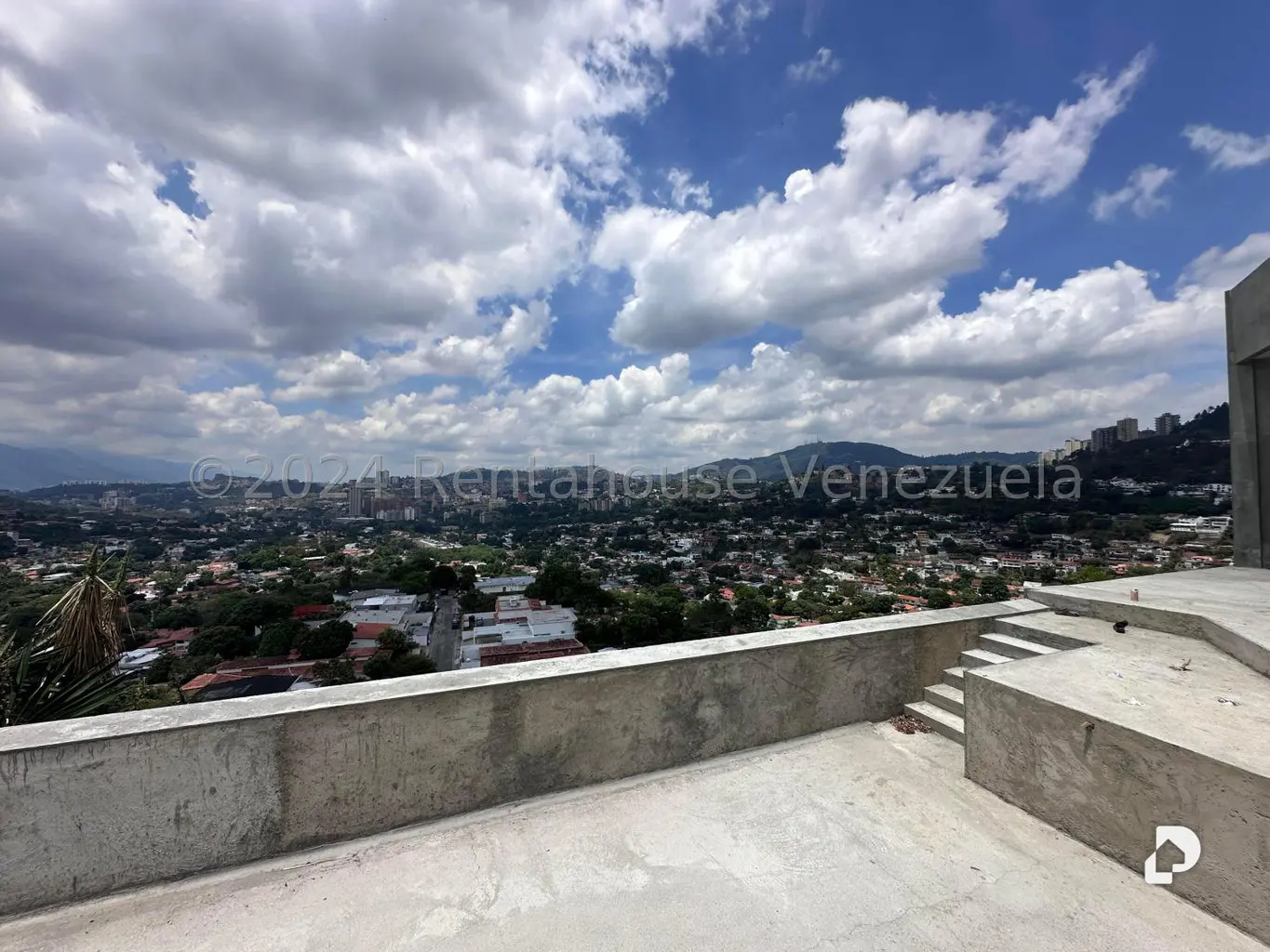 Casa en Prados del Este, Caracas – 23