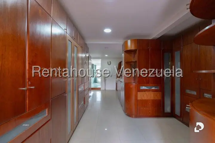 Apartamento en Las Esmeraldas, Caracas – 30