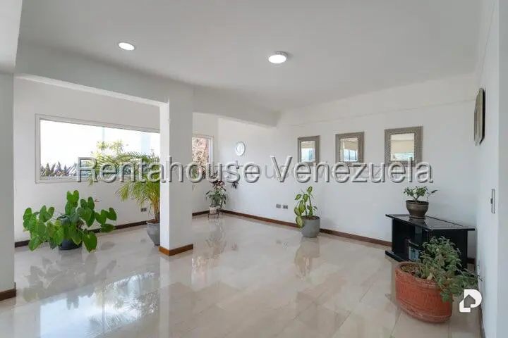 Apartamento en Las Esmeraldas, Caracas – 21