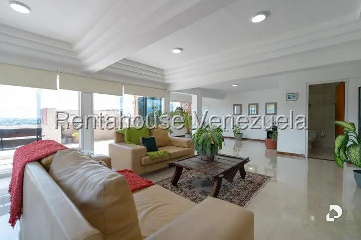 Apartamento en Las Esmeraldas, Caracas – 18