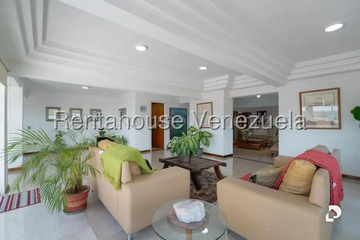 Apartamento en Las Esmeraldas, Caracas – 19