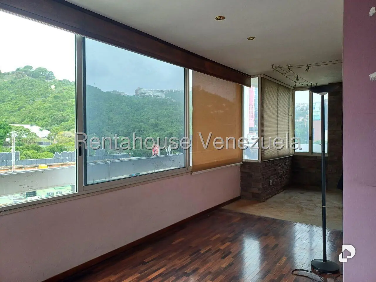 Apartamento en Las Mercedes, Caracas – 24