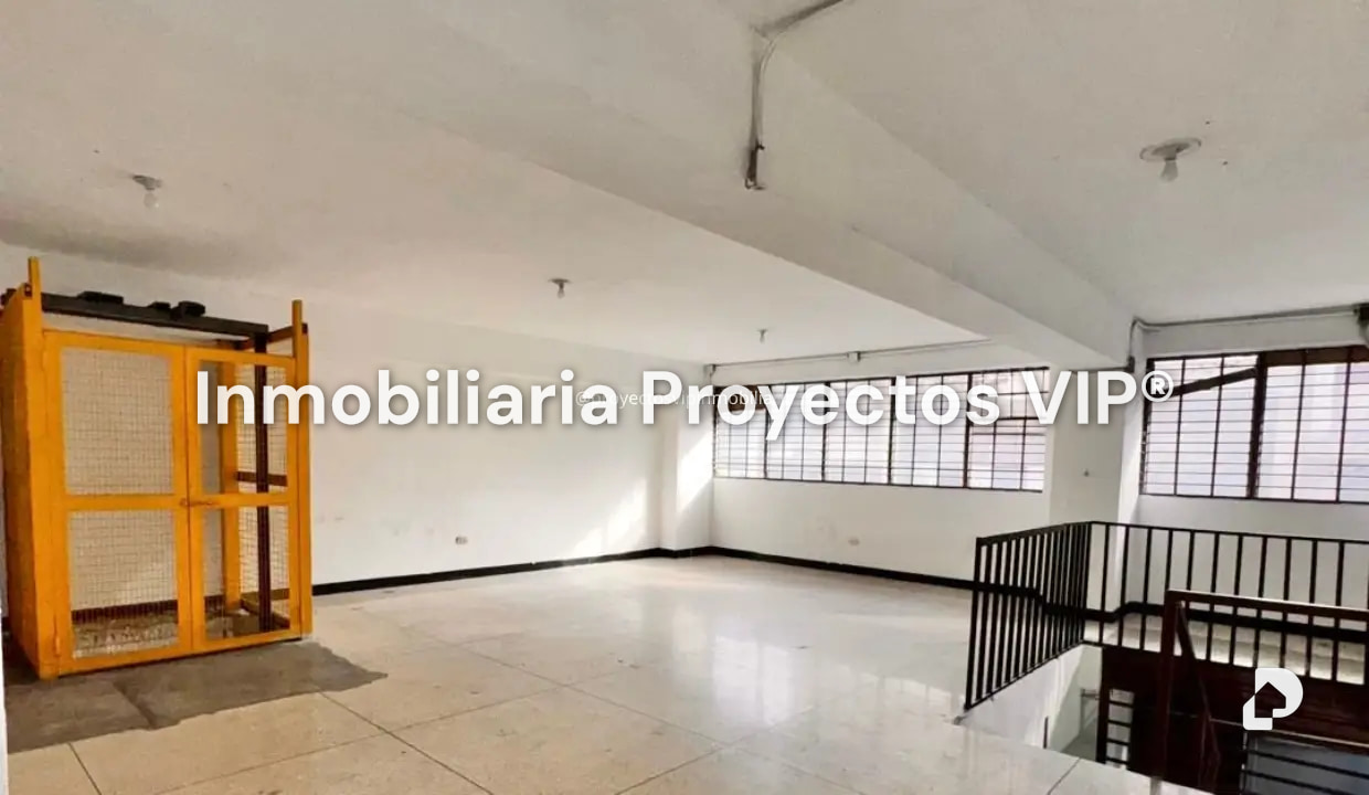 Local comercial en Puente Hierro, Caracas – 2