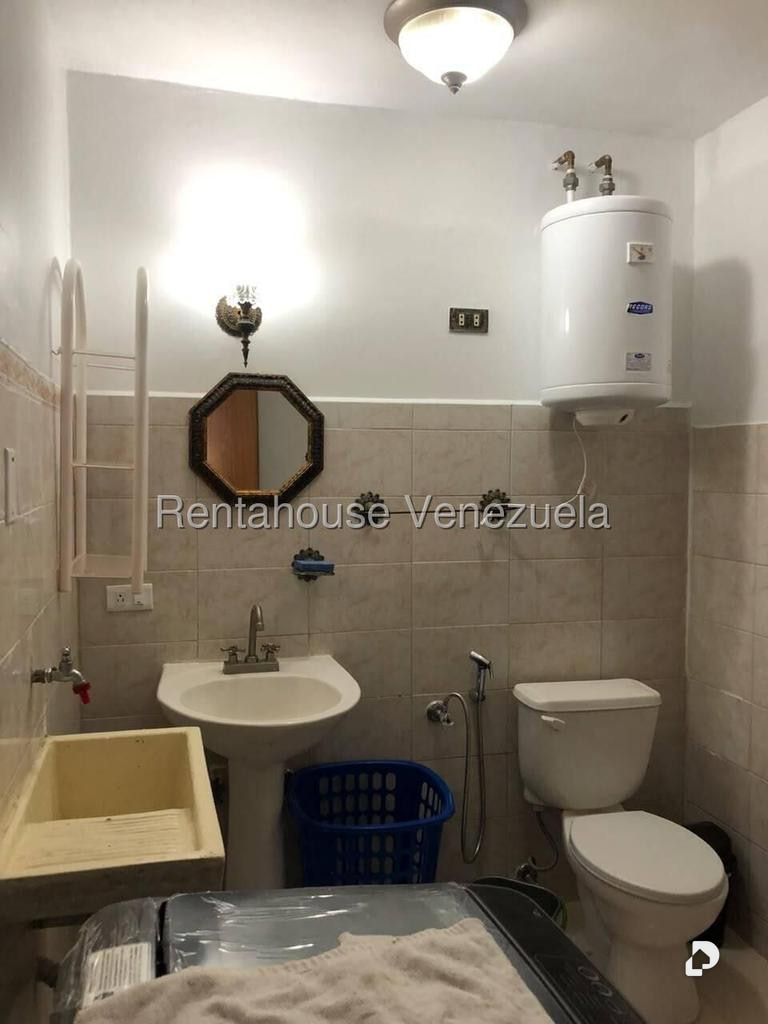 Apartamento en Los Palos Grandes, Caracas – 12