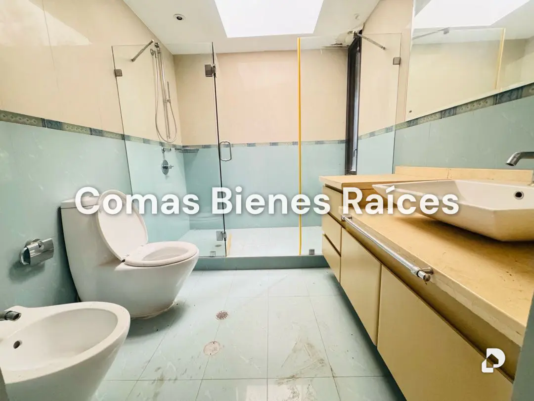 Casa en La Lagunita, Caracas – 12