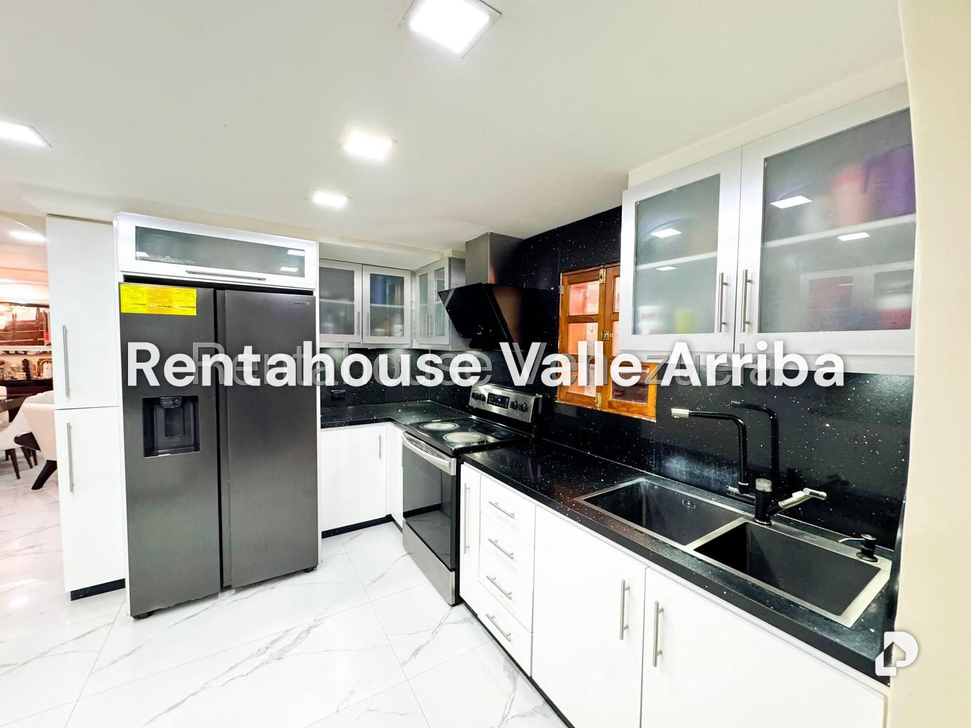 Casa en Alto Prado, Caracas – 13