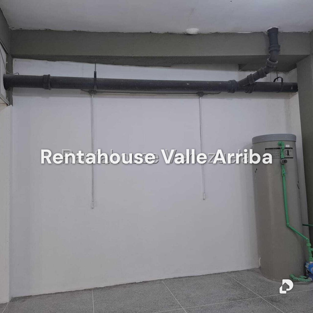 Local comercial en Parroquia La Candelaria, Caracas – 16