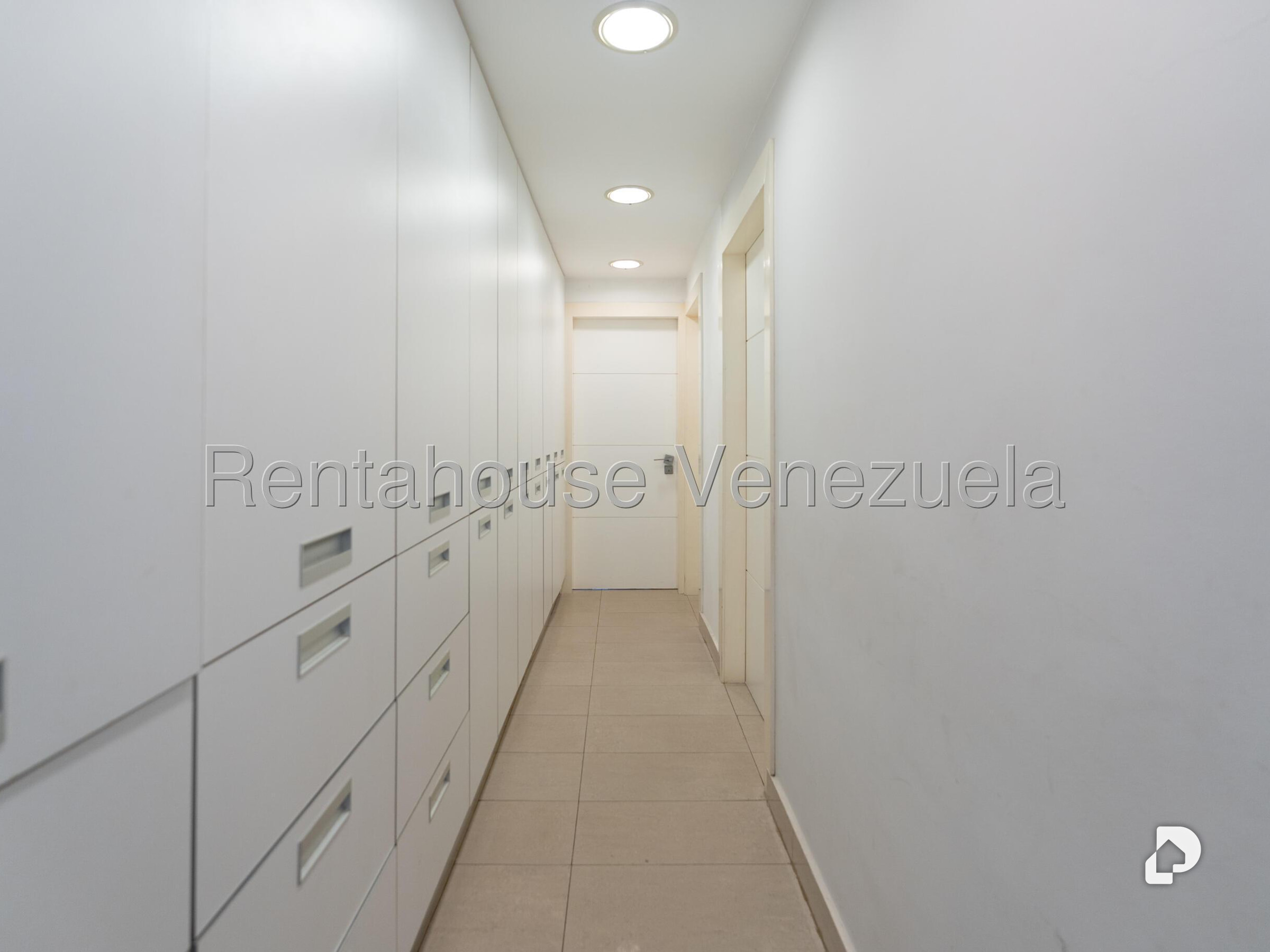 Casa en Alto Hatillo, Caracas – 32