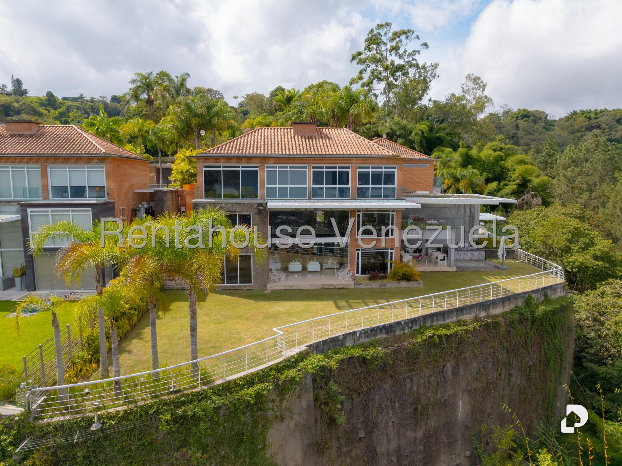 Casa en Alto Hatillo, Caracas – 39