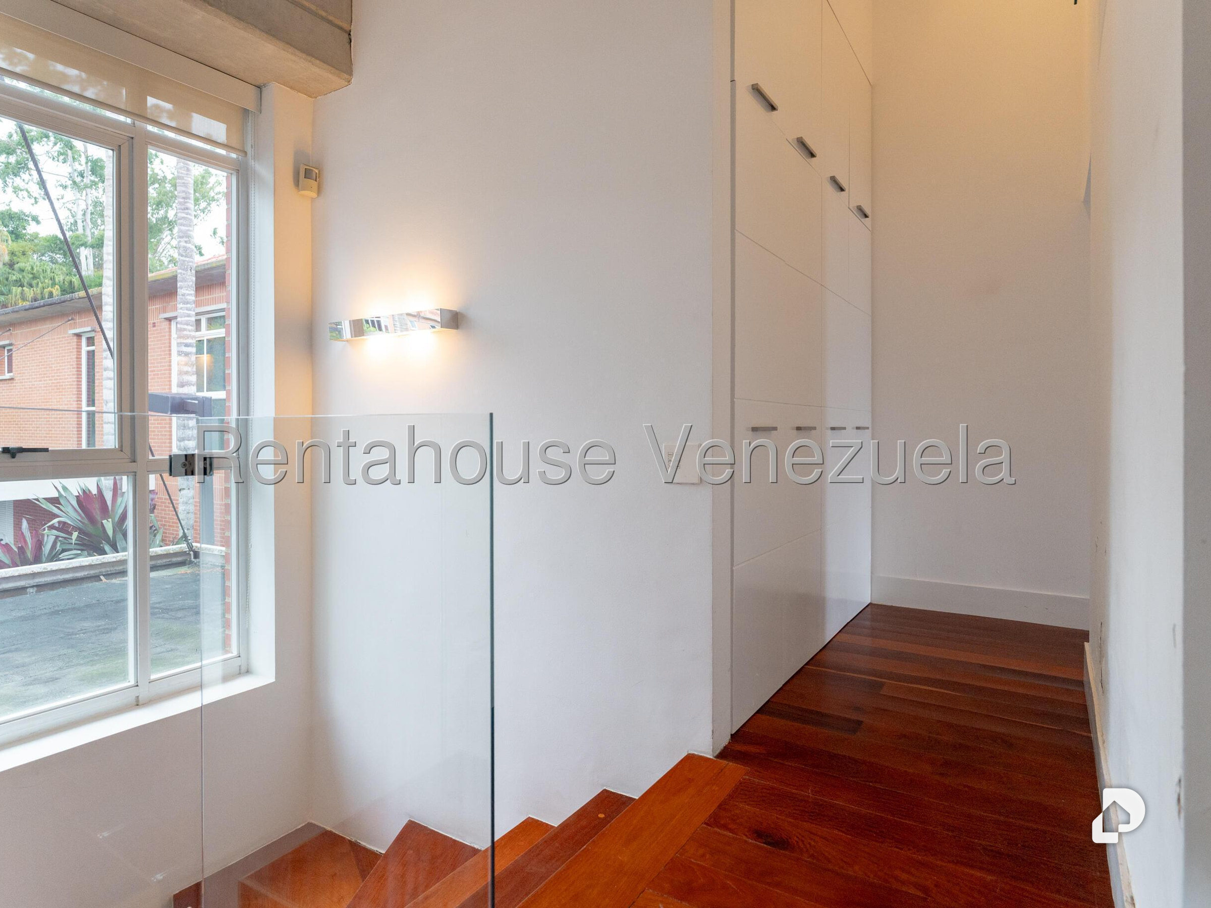 Casa en Alto Hatillo, Caracas – 25