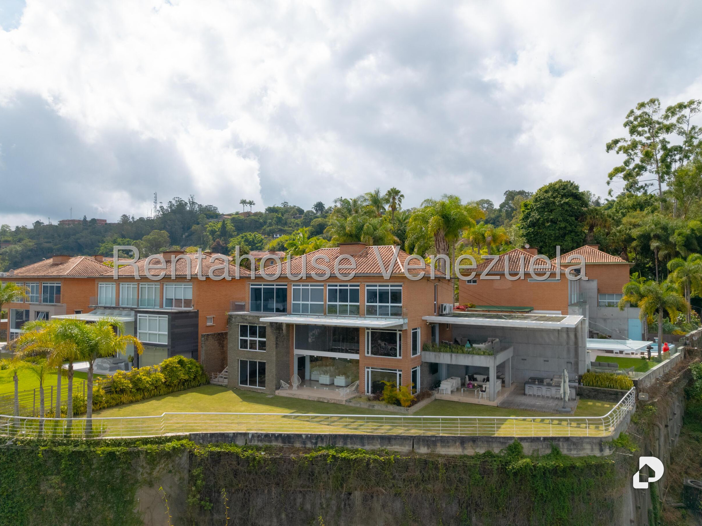 Casa en Alto Hatillo, Caracas – 38